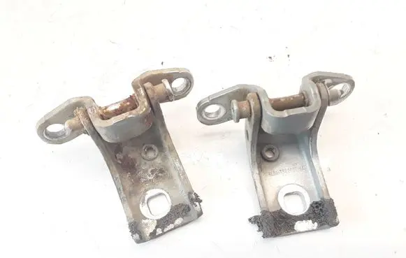 Ford Maverick Front door hinge set 4L8A7822800AA