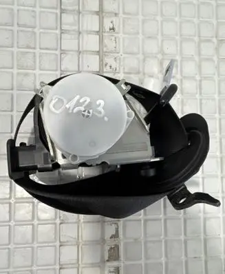 BMW X1 E84 Front seatbelt 34058428 14101117