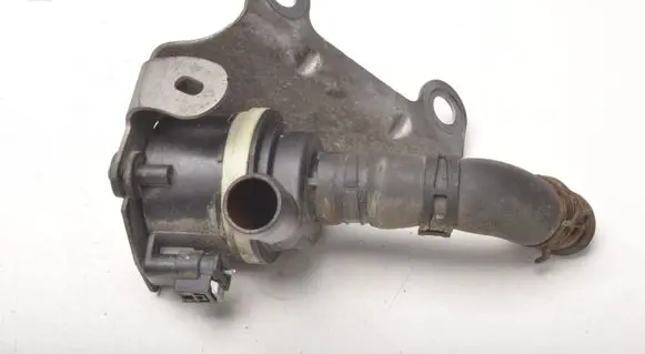 Opel Insignia A Water pump 