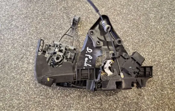 Volvo S40 Front door lock 30663948