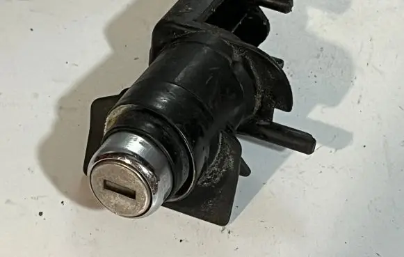 Mercedes-Benz E W124 Loading door lock 