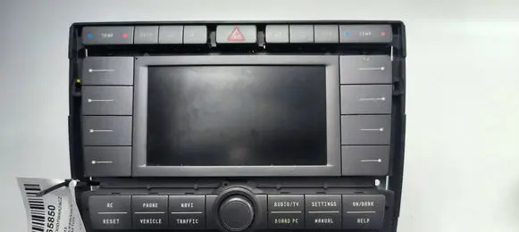Volkswagen Phaeton Radio/CD/DVD/GPS head unit 0140P9H00001 A2C53065773 WA0003461175948