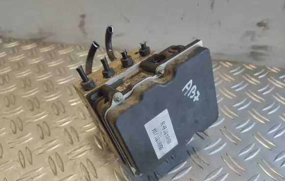 Audi A4 S4 B7 8E 8H ABS Pump 8E0614517BH