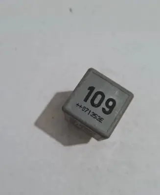Volkswagen Transporter - Caravelle T5 Other relay 1J0906381A V23134B52X396