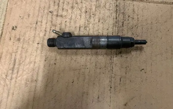 Audi A4 S4 B6 8E 8H Fuel injector 046130201E