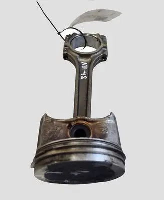 Volkswagen Golf V Piston with connecting rod