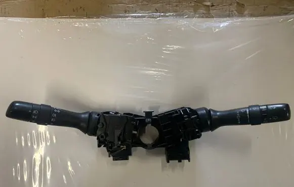 Toyota Avensis T270 Wiper turn signal indicator stalk/switch 17F144