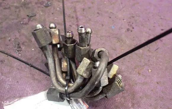 Audi A8 S8 D3 4E Fuel injector supply line/pipe ASE