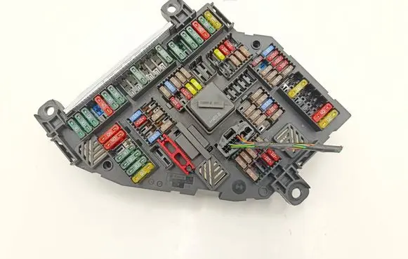 BMW 5 F10 F11 Fuse module 9264923 417033452 05883048
