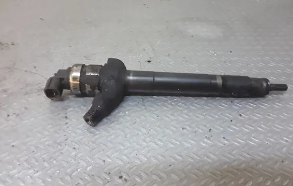 Fuel injector