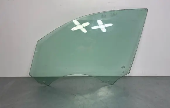 Audi Q5 SQ5 Front door window glass four-door
