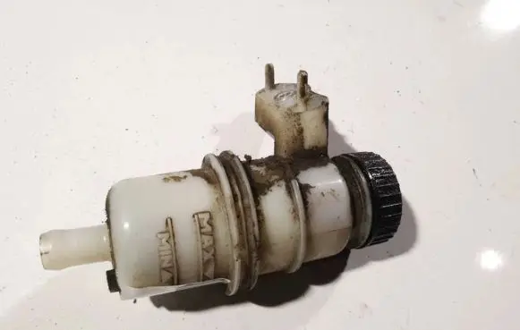 Brake fluid reservoir