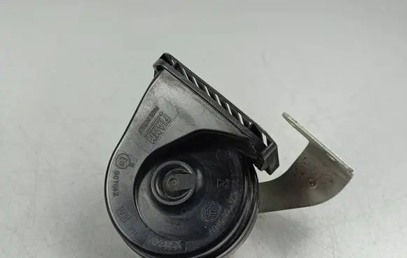 Volvo XC90 Horn signal A046522
