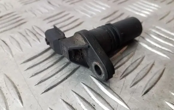 Nissan Juke I F15 Crankshaft position sensor 8200995209