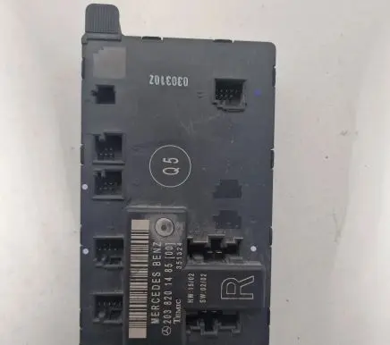 Mercedes-Benz C W203 Door control unit/module 2038201485 351324