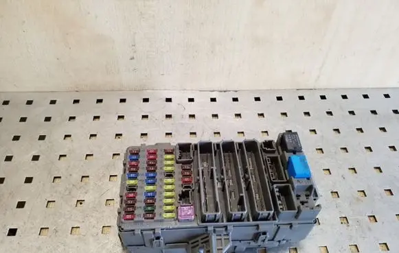 Honda CR-V Fuse module 38200SWA