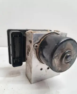 Volvo V70 ABS Pump 30714956