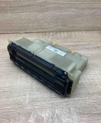 Volkswagen PASSAT B5 Climate control unit 3B1907044B 5HB007617