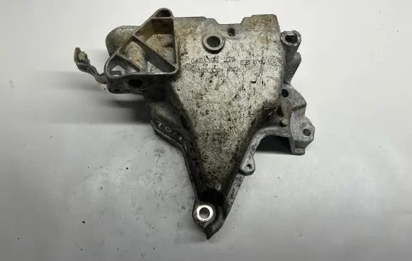 Volkswagen Jetta VII Engine mounting bracket 04E199275