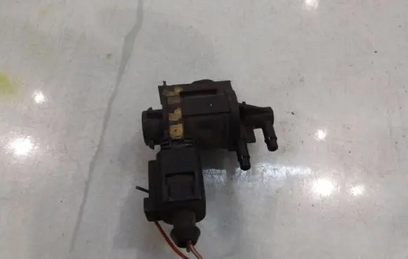 Audi A4 S4 B6 8E 8H Turbo solenoid valve 1J0906283C