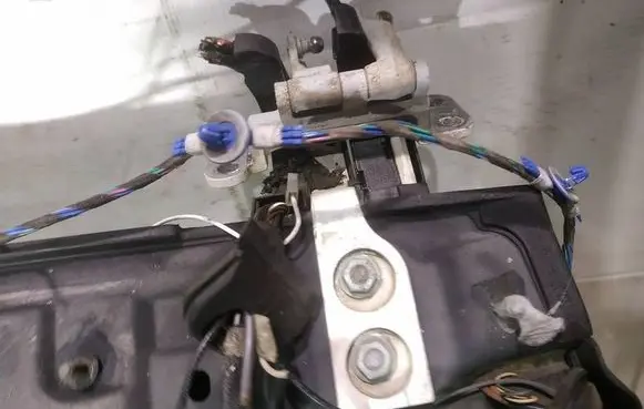 Porsche Cayenne (9PA) Tailgate/trunk/boot hinge