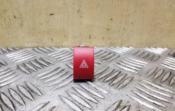 Skoda Octavia Mk2 (1Z) Hazard light switch 1Z0953235A
