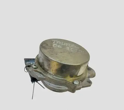 Volkswagen Touareg I Vacuum pump