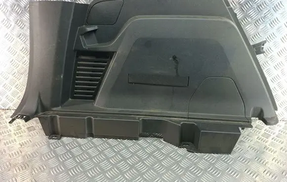 Peugeot 5008 II Trunk/boot lower side trim panel 9811359677