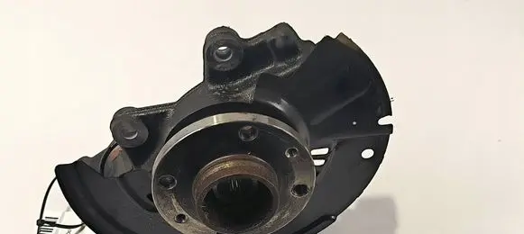 Mitsubishi Colt VII Front wheel hub spindle knuckle