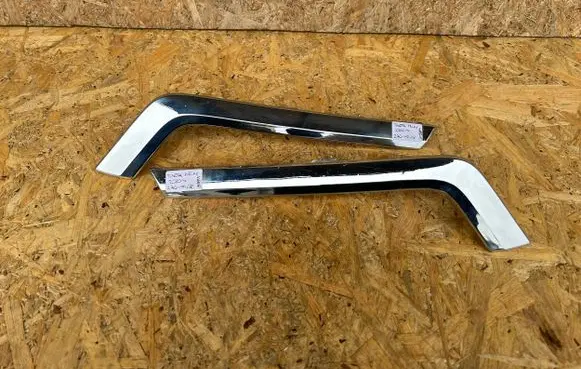 Toyota Hilux VIII Front bumper upper radiator grill 53125YP050 53124YP050 27015108