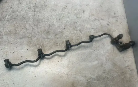 Toyota Avensis T270 Fuel Injector clamp holder