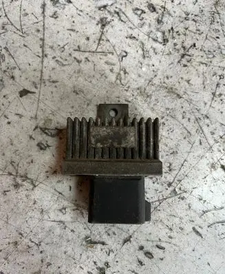 Renault Megane II Glow plug pre-heat relay 7700115078
