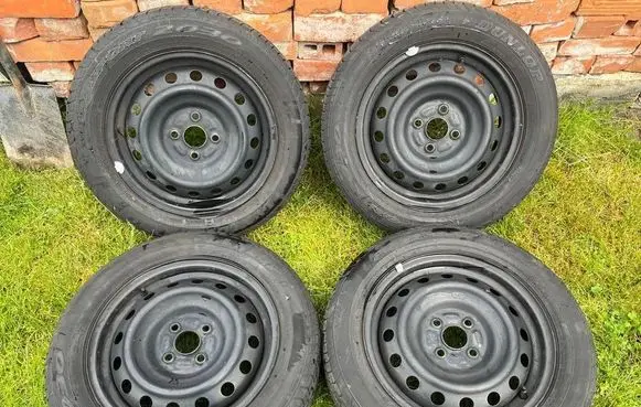 Toyota Yaris R15 steel rim 