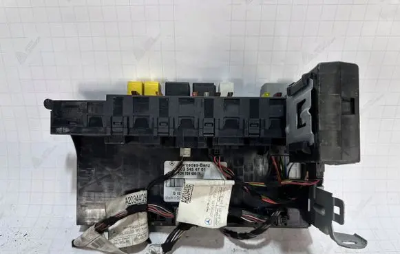 Mercedes-Benz C W203 Fuse box set 2035454701