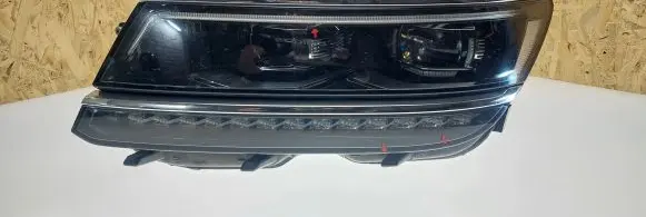Volkswagen Tiguan Headlight/headlamp 5NB941081D 3670174