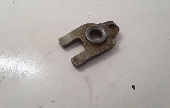 Opel Vivaro Fuel Injector clamp holder 