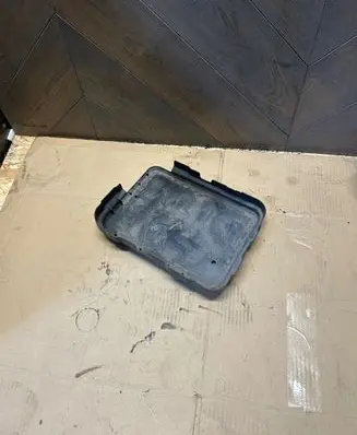 Honda HR-V Battery box tray cover/lid 31521T7S