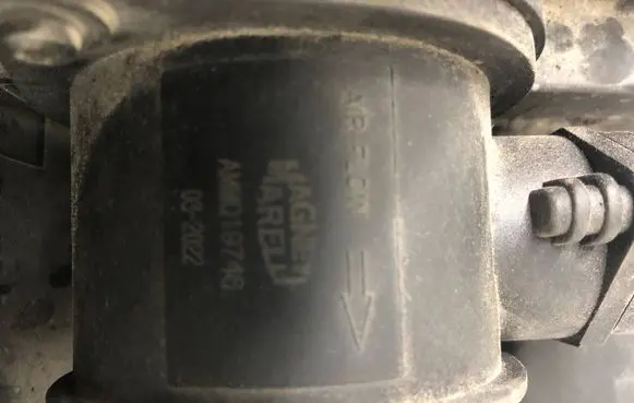Volvo V70 Mass air flow meter AMM019746 032022 8626061