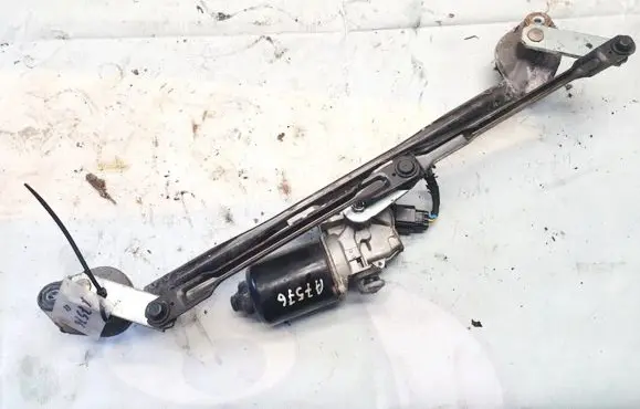 Hyundai Santa Fe Front wiper linkage and motor