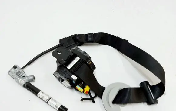 Tesla Model 3 Front seatbelt 1105821-01-F
