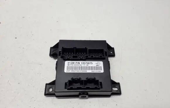 Opel Insignia A Seat control module 13575075