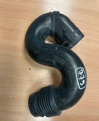 Renault Trafic III (X82) Air intake duct part 165555514R 93451665 55555614
