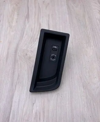 BMW 1 F20 F21 AUX in-socket connector 9207357 105026812 58450710