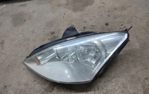 Ford Focus Headlight/headlamp