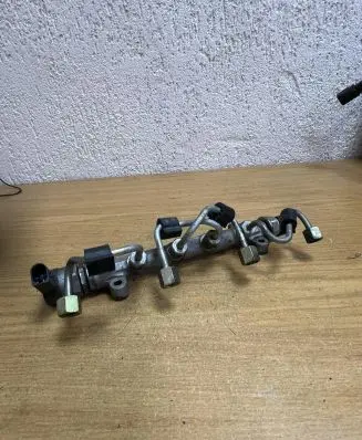 Volkswagen Golf VII Fuel main line pipe 04L089 0103683