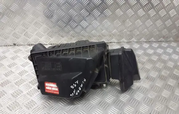 Nissan Almera N16 Air filter box 6746135