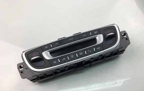 Renault Megane III Climate control unit 275100007R