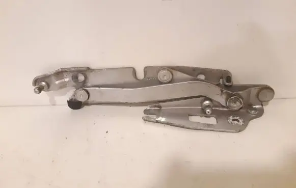 Audi A4 S4 B6 8E 8H Tailgate/trunk/boot hinge 8E5827302C