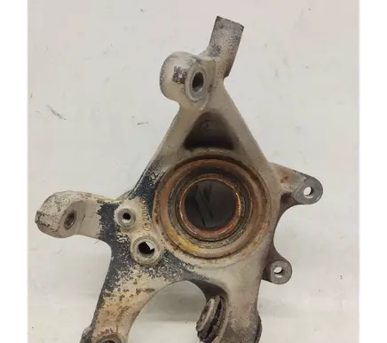 Rear wheel hub spindle/knuckle