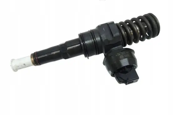 Volkswagen Golf V Fuel injector 038130073AG